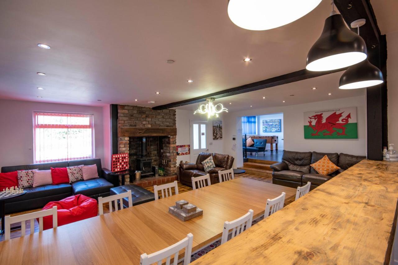 Апартаменты Welsh Row House Llandegla Экстерьер фото