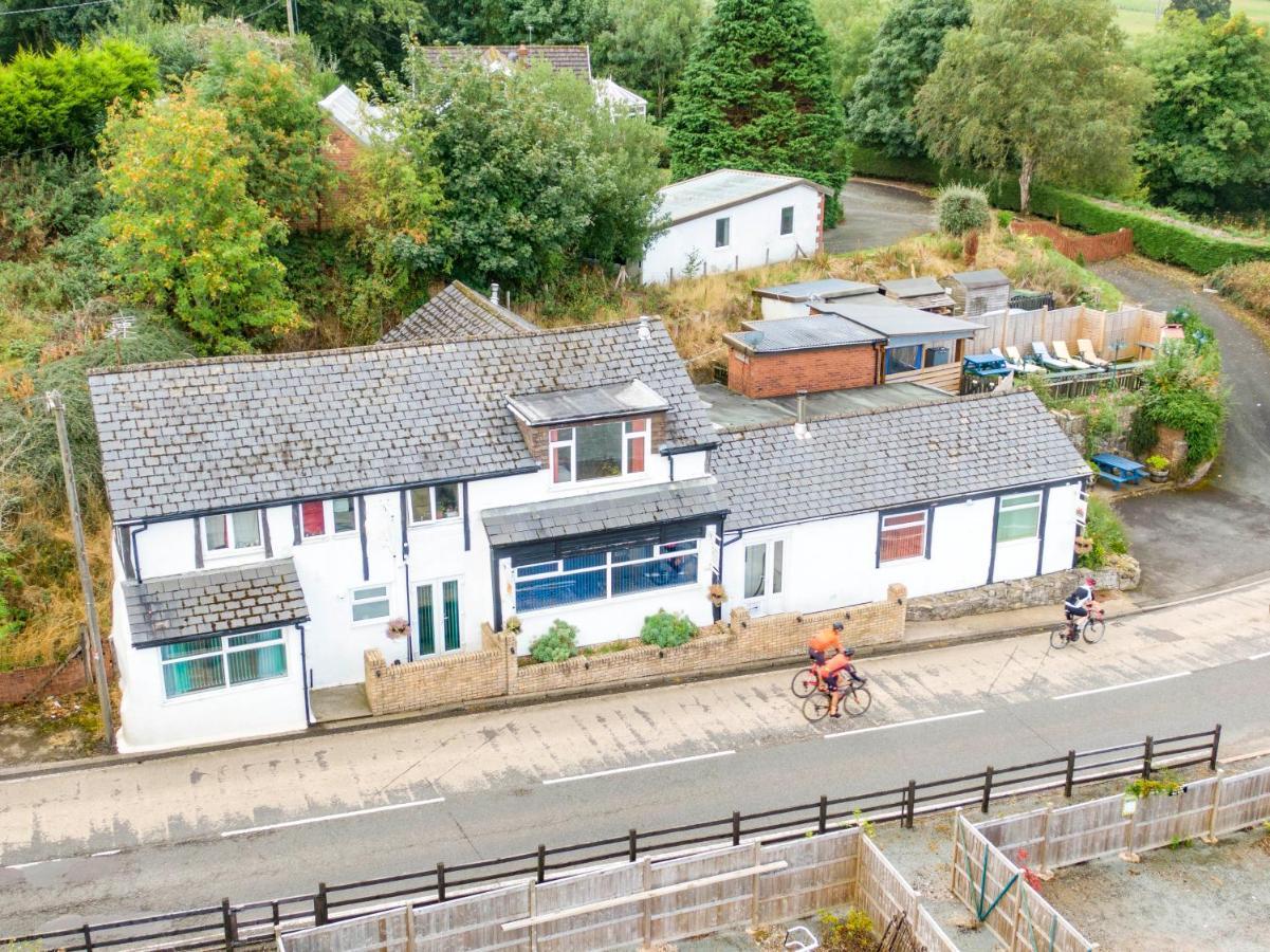 Апартаменты Welsh Row House Llandegla Экстерьер фото