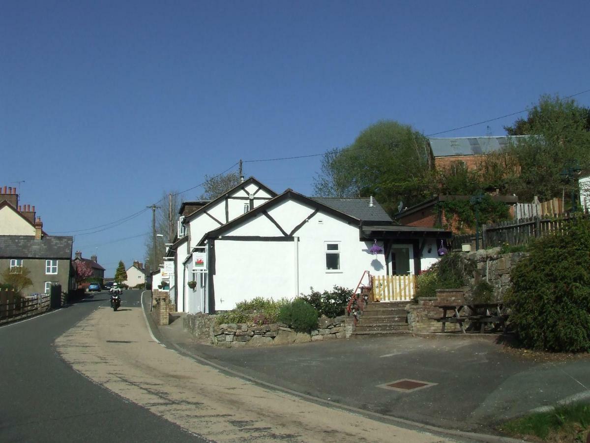 Апартаменты Welsh Row House Llandegla Экстерьер фото