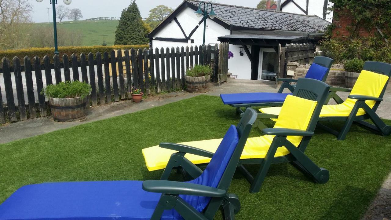 Апартаменты Welsh Row House Llandegla Экстерьер фото